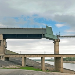 hydraulic elevator dam for reservoir expansion