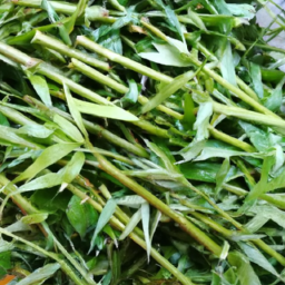 What are the benefits of using fresh bamboo leaves in cooking?