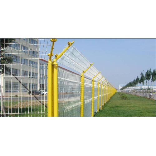 Welded wire mesh fence panels